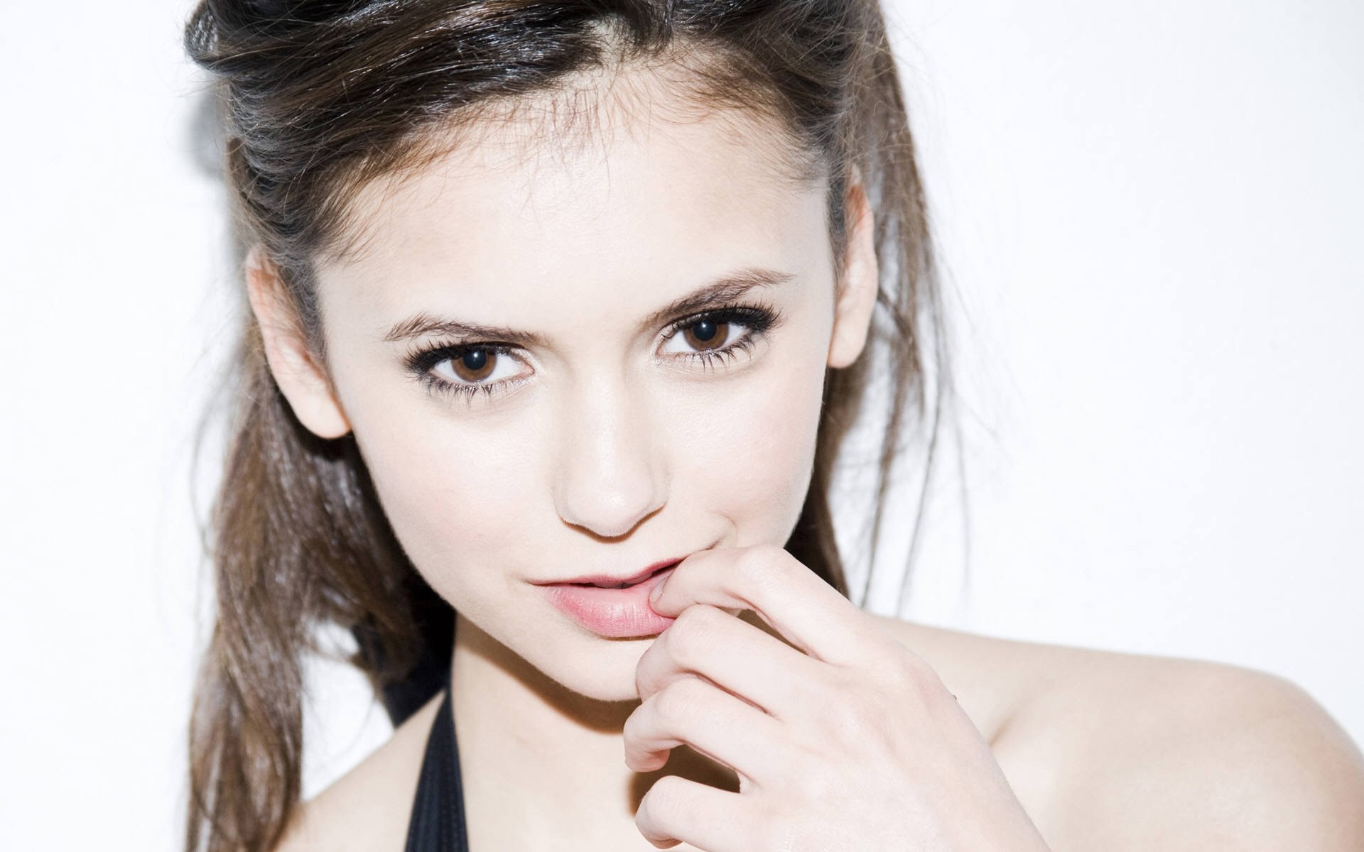 жінка мода гламур сексуальний шкіра досить очей елегантний портрет губи милі молодий волосся