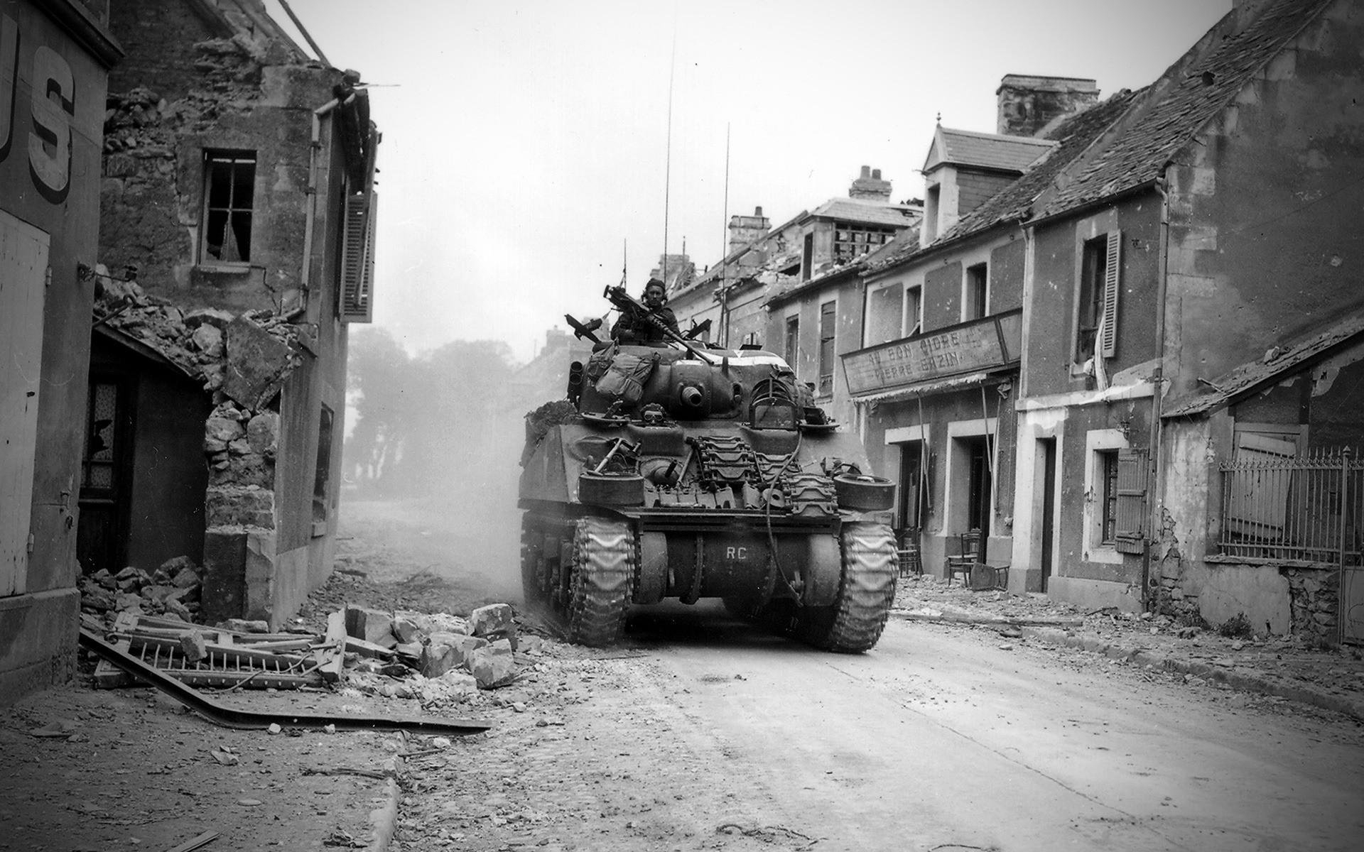 війни автомобіль військові група військовий автомобіль вулиця бойовий транспортна система танк солдат відходів