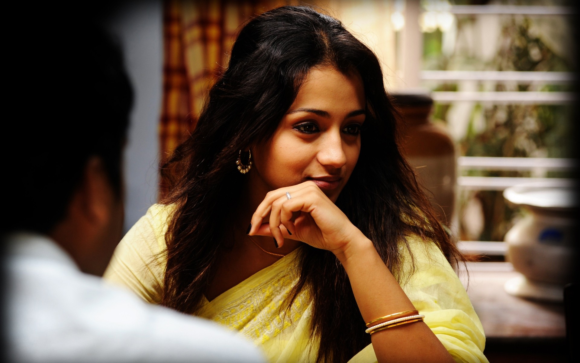 жінка в приміщенні вираз обличчя портрет дорослий дівчина один індійська актриса актриса боллівуду актриса модель тріша крішнан