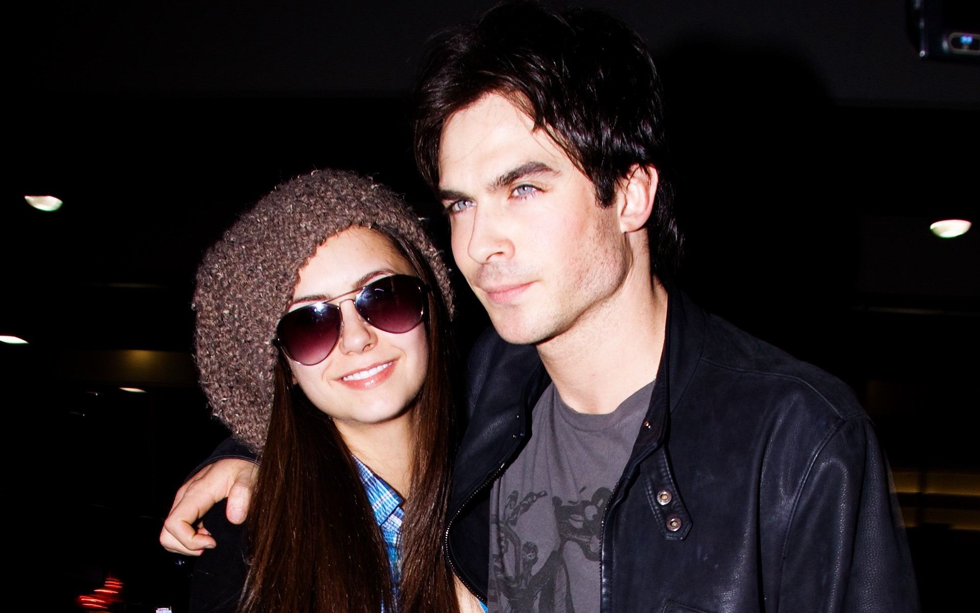 музика людина портрет мода музикант жінка сонцезахисні окуляри співачка концерт задоволення любов поп ян сомерхолдер актриса вампір