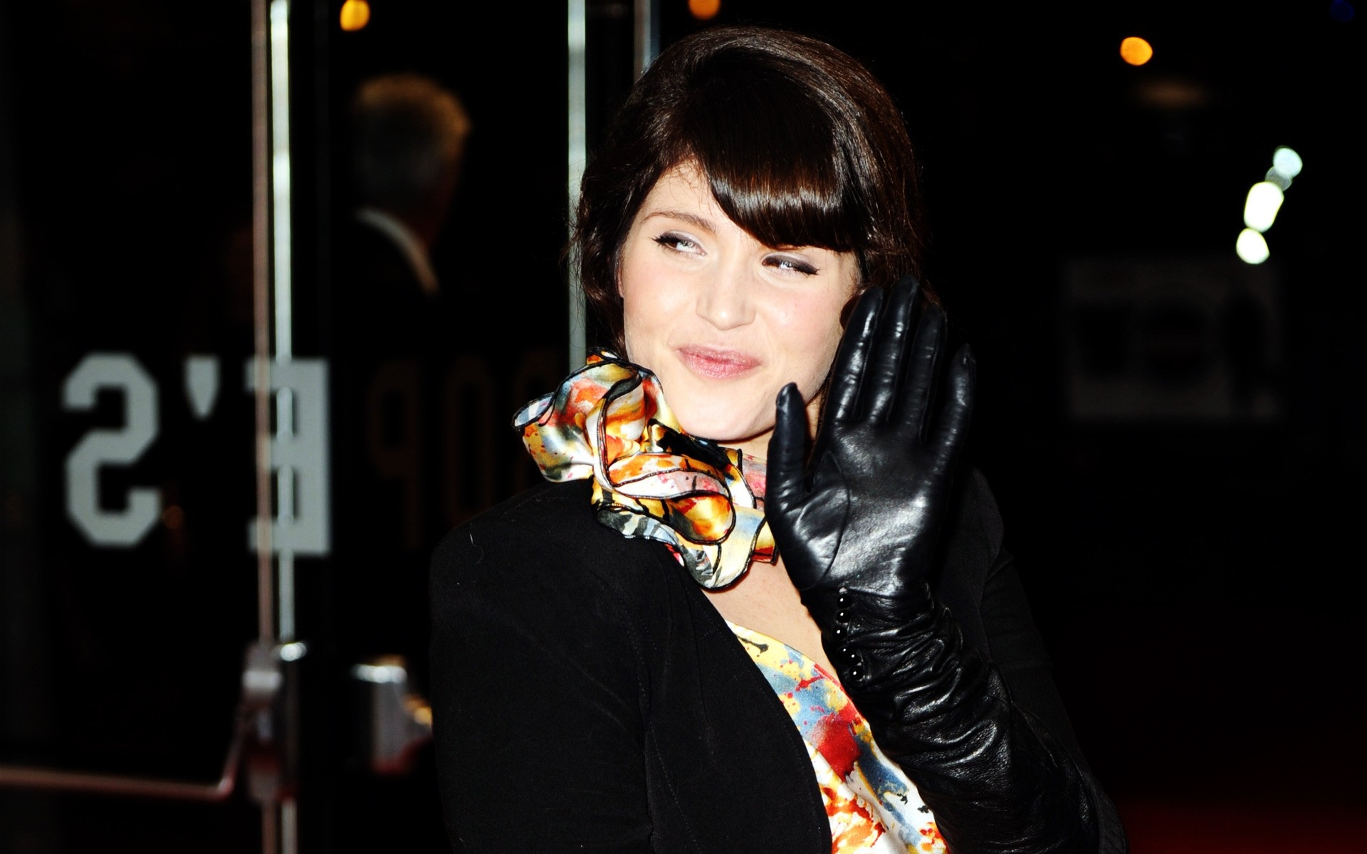 музика музикант фестиваль продуктивності співачка портрет жінка концерт дорослий відпочинок один носити принц персії актриса дівчина