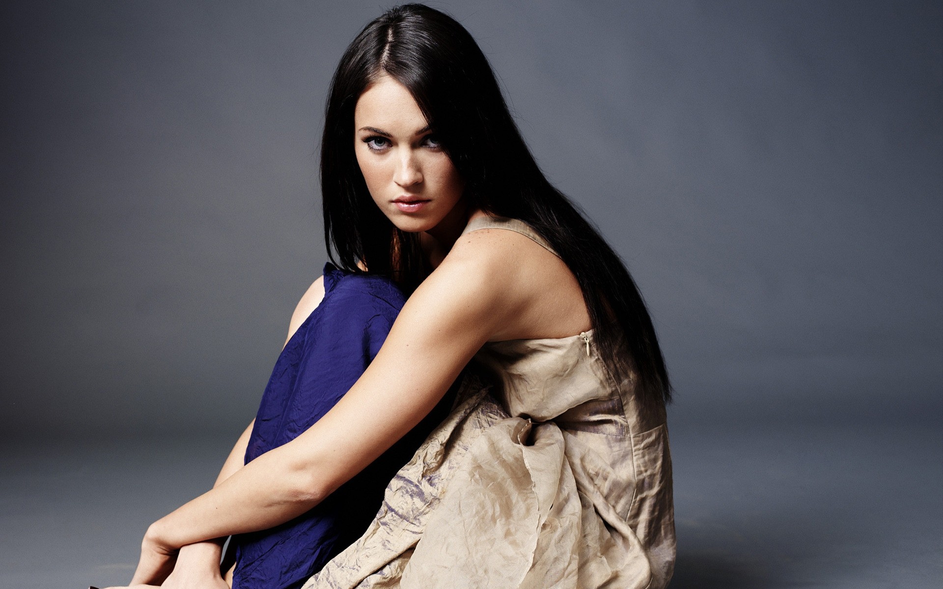 мода жінка портрет гламур модель сексуальний дівчина елегантний один брюнетка досить актриса фото особа серйозні