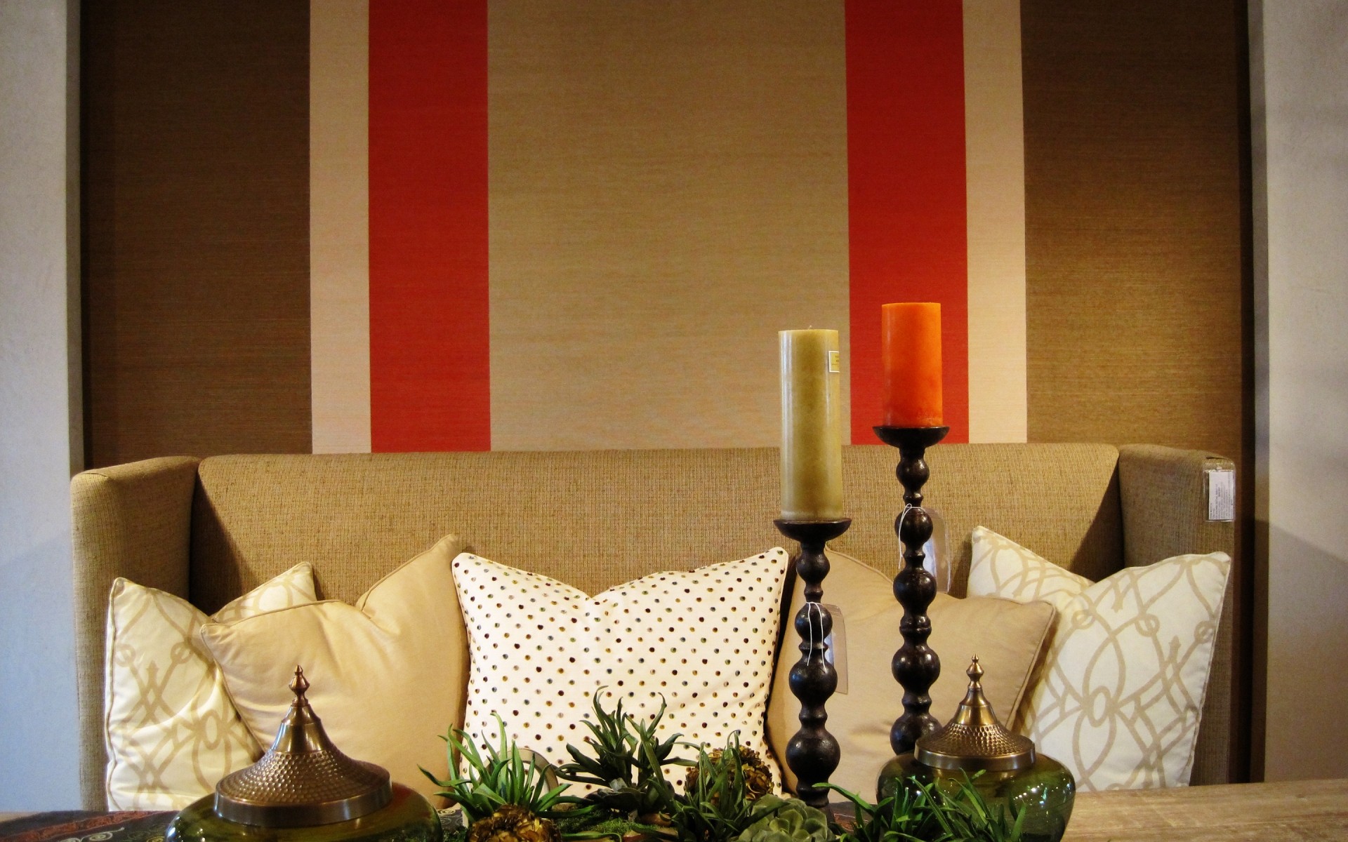 меблі в приміщенні номер свічка дизайн інтер єру місце лампа таблиця релаксація розкішні готель прикраси стілець затишна диван сім я свічки деревини натюрморт стіни