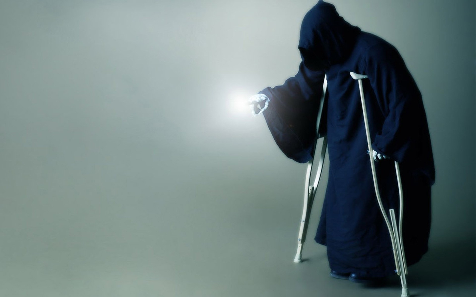 один людина дорослий портрет смішно комедія смерть світло синій чорний