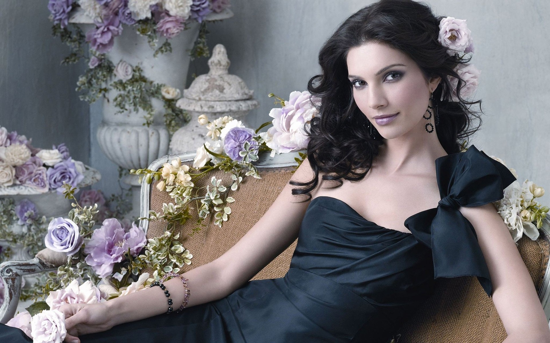 наречена букет весілля квітка троянда жінка плаття красиві квіткова композиція вуаль мода портрет елегантний дорослий церемонія романтичний любов модель для молодят актриса знаменитість алана фото гарза алана фото гарза алана де ла гарза