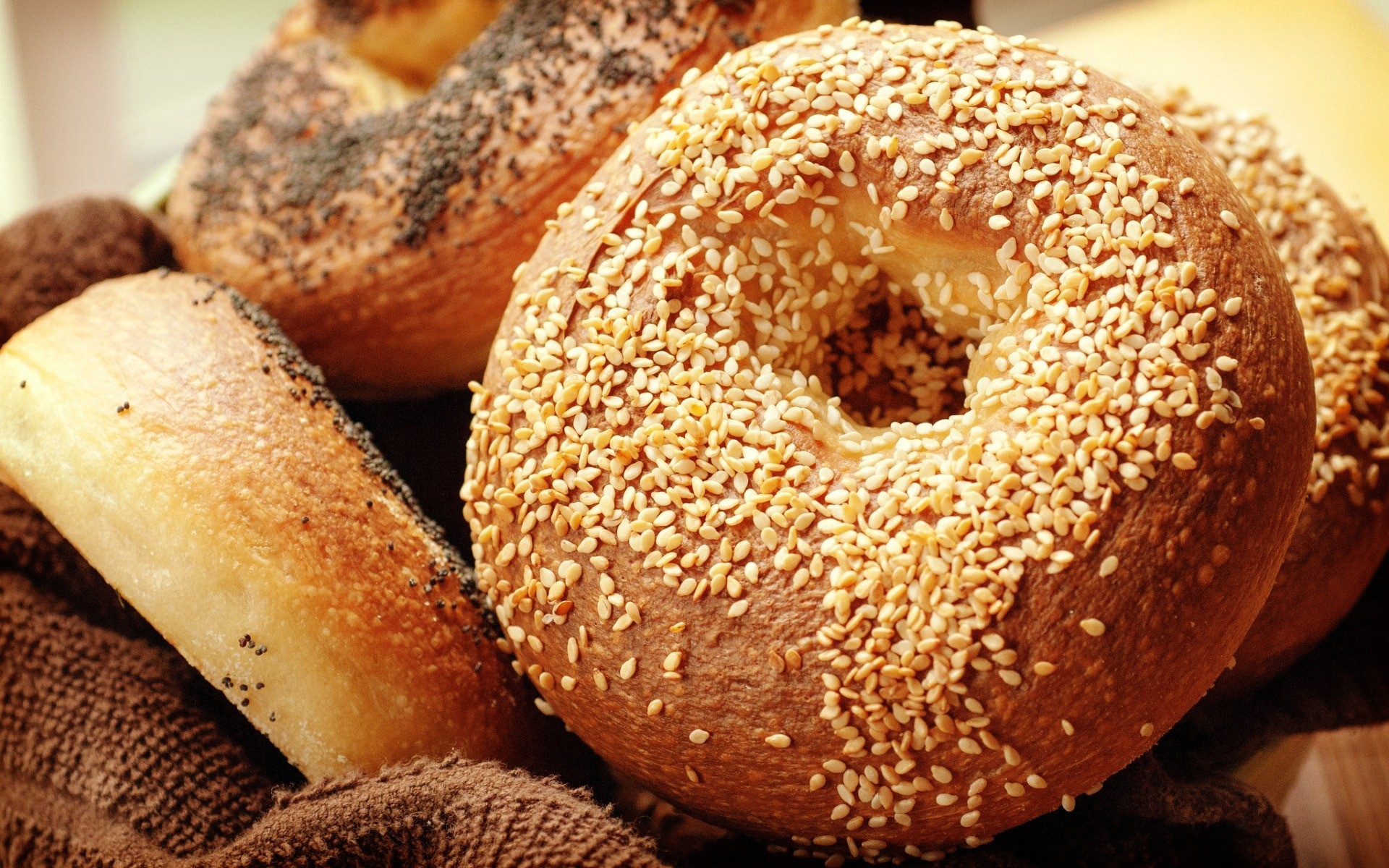 їжа хлібопекарні сніданок хліб пластівці пшениці смачні випічки харчування кондитерський кунжут традиційні домашні круглий здоров я