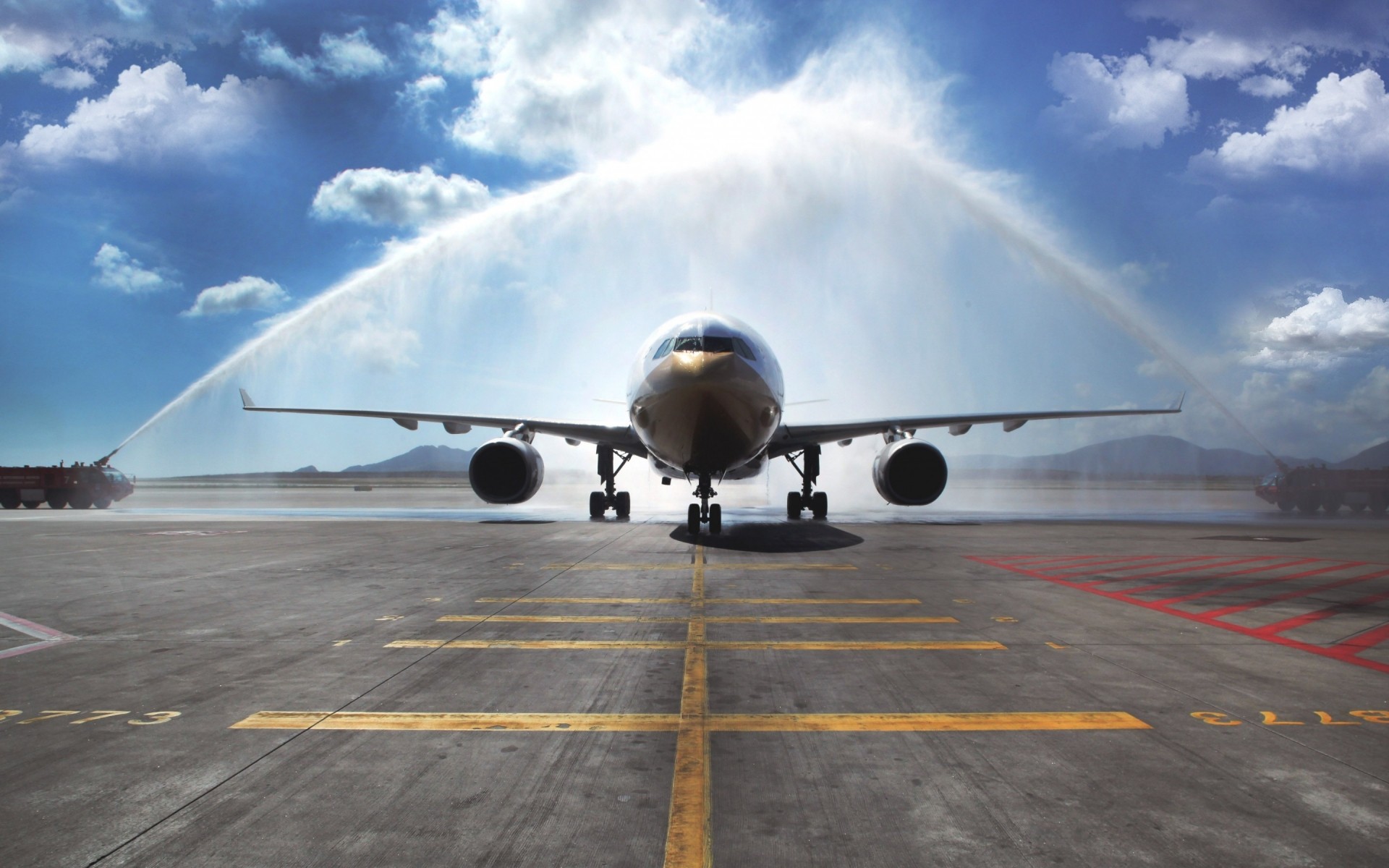 літак літак аеропорт транспортна система літак автомобіль рейс подорожі військові авіалайнер повітря впс зліт двигун літати небо аеробус а300