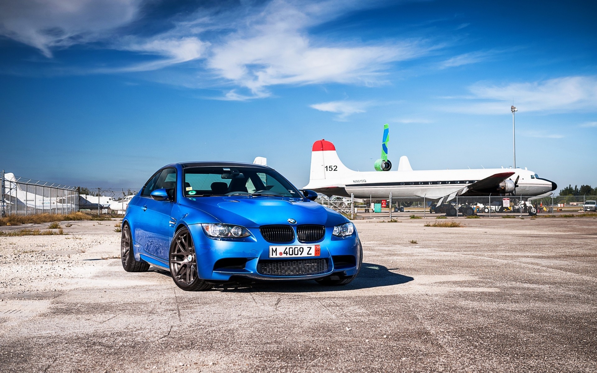 bmw автомобіль автомобіль транспортна система двигун диск швидко асфальт подорожі швидкість бмв м3