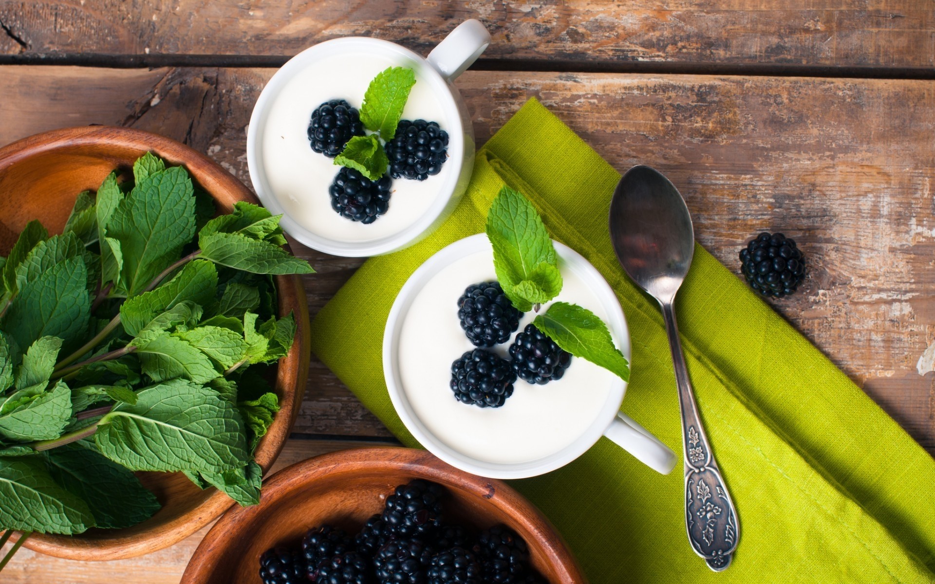 їжа фрукти лист деревини здоров я ягідка здоровий чорничний солодкий дерев яні сніданок харчування ложка смачні м ятний ожина