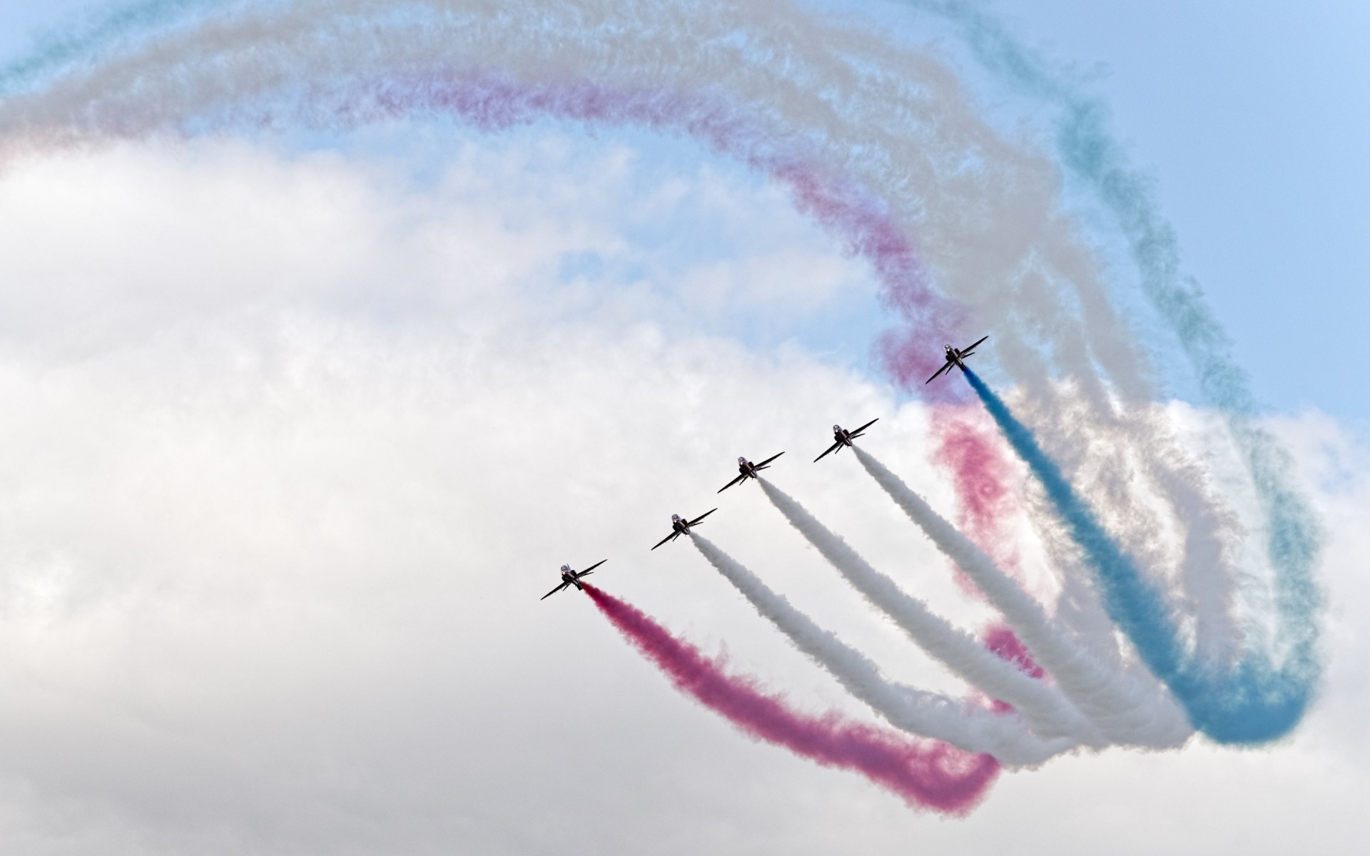 літак літак небо повітря рейс літак літати на відкритому повітрі військові дим денне світло геологічне утворення погода літаки