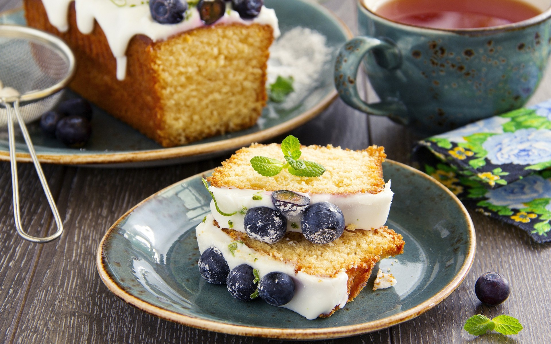 їжа плити фрукти солодкий молочними продуктами сніданок торт крем освіження смачні ягідка таблиця епікур здоровий кубок харчування зріз чорничний кекс м ятний