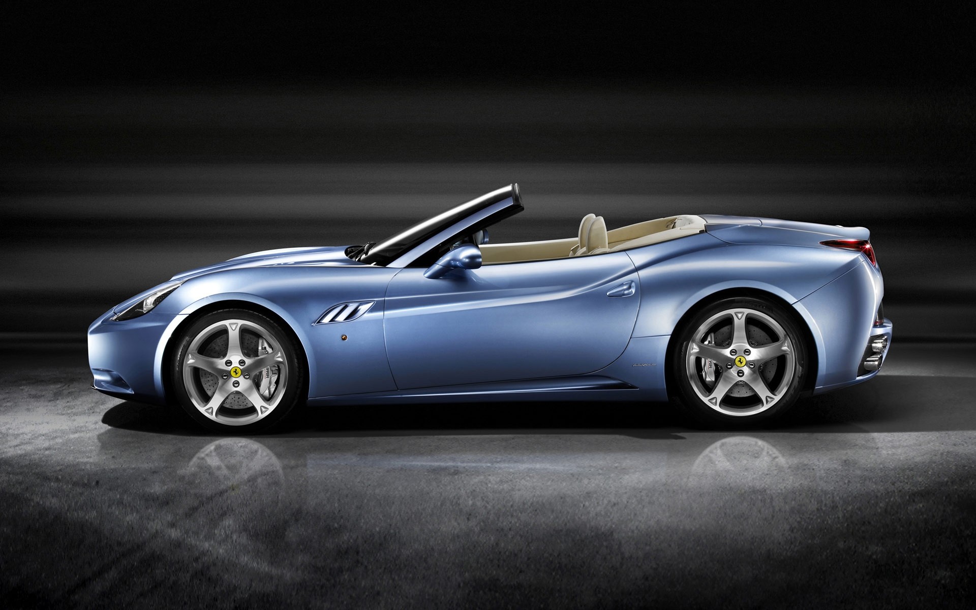 ferrari автомобіль автомобіль швидко колеса поспішайте гонки транспортна система автомобільна чорнушка диск полудень асфальт купе тротуар дія кабріолет феррарі каліфорнія