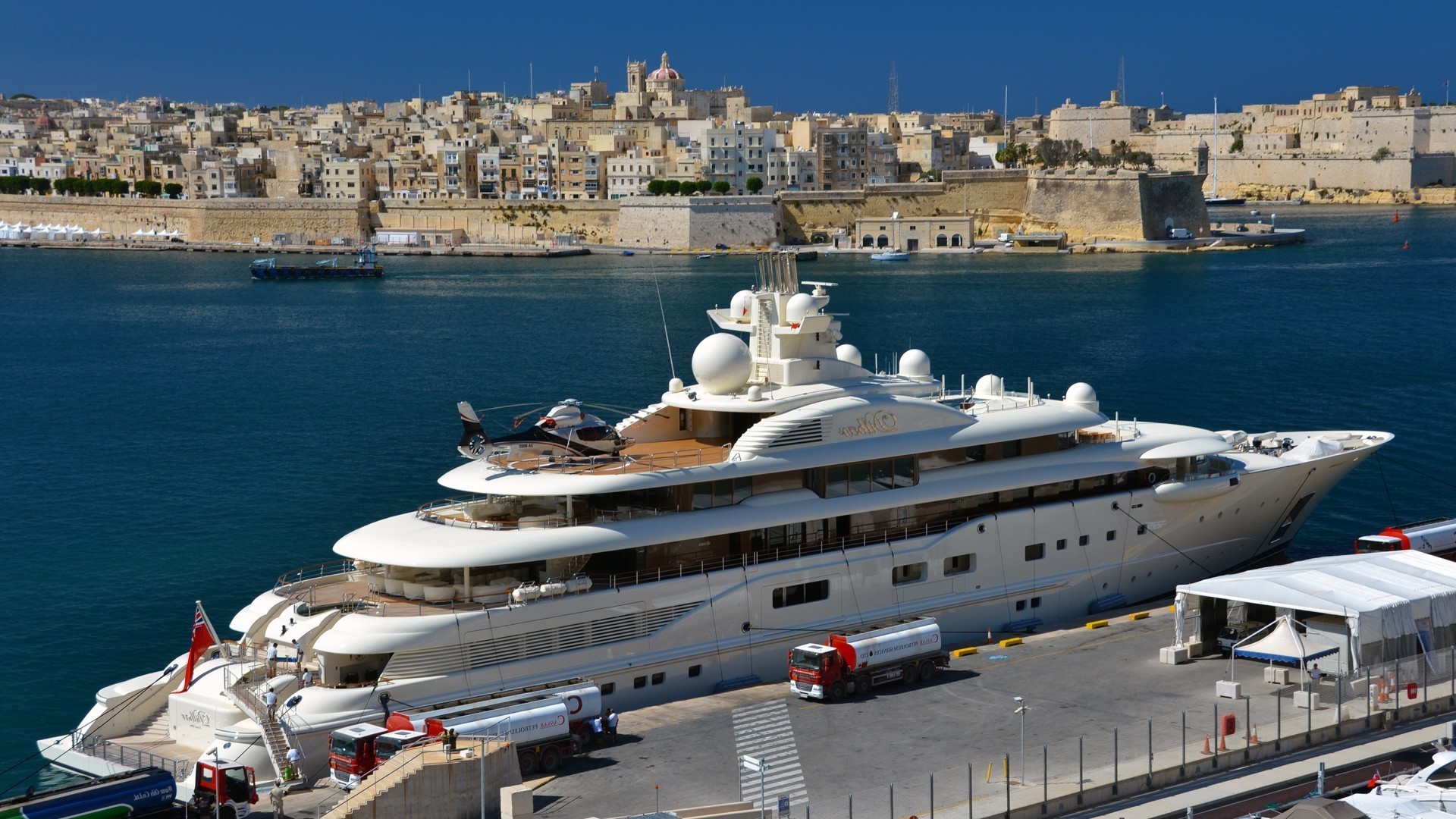 плавзасіб подорожі води море гавань корабель яхта автомобіль човен транспортна система порт моря марина вітрило відпустка круїзне судно туризм морських вітрильник