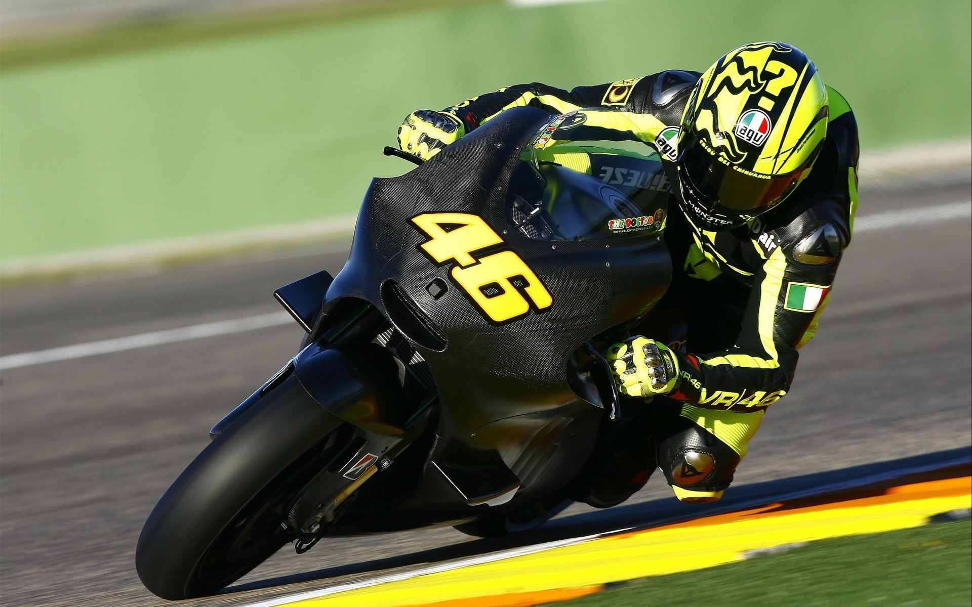 спорт гонки трек конкурс чемпіонат автомобіль поспішайте велосипед гонщик дія диск швидко автомобільний спорт